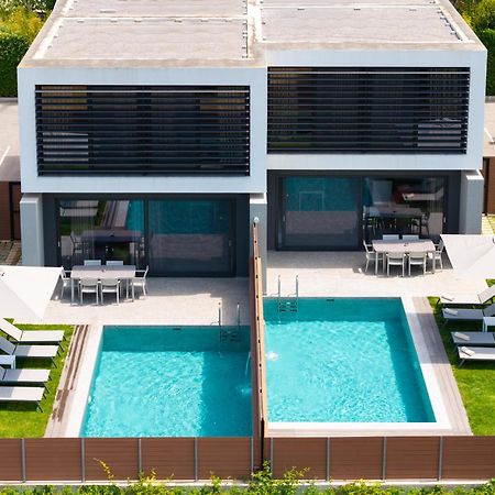 Momentum Villas イアリソス エクステリア 写真